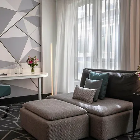 Warwick Le Crystal - Montreal-3