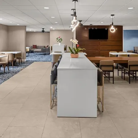 Wingate By Wyndham Cranberry-3