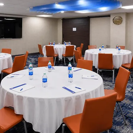 Holiday Inn Express Wixom By Ihg-2