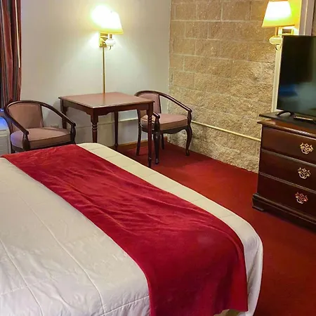 Voyageur Inn And Conference Center-2