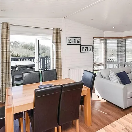 Warren Lodges-3