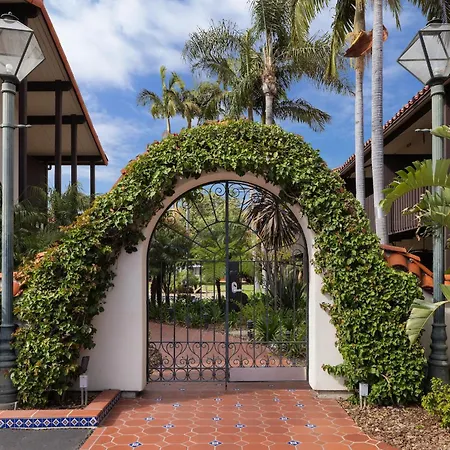 FOUND Hotels, Santa Barbara, Series by Marriott-3