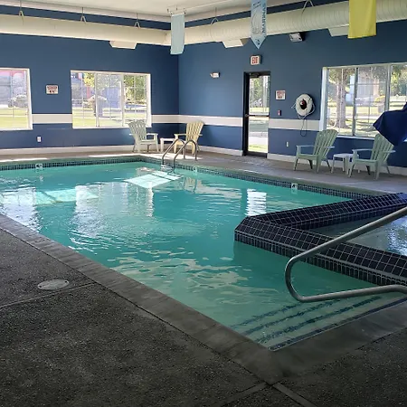 Baymont By Wyndham Mackinaw City-3