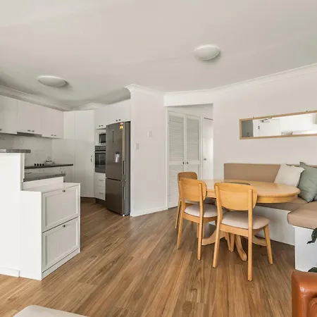 Kirra Palms Holiday Apartments-3