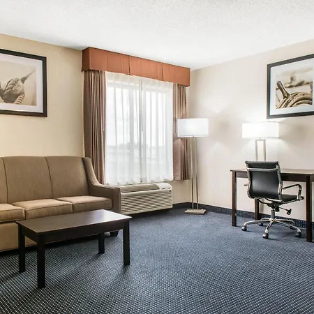 Quality Inn & Suites Anderson I-69-3