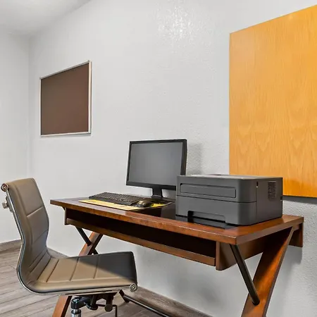 Days Inn By Wyndham Alpena-3