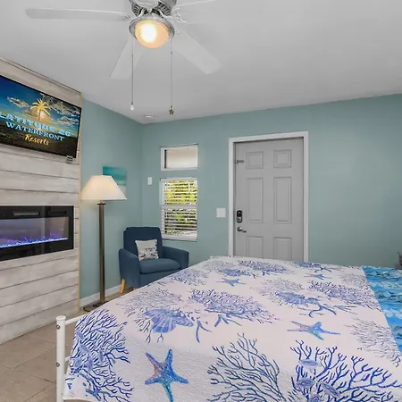Latitude 26 Waterfront Boutique Resort - Bonita Springs-3