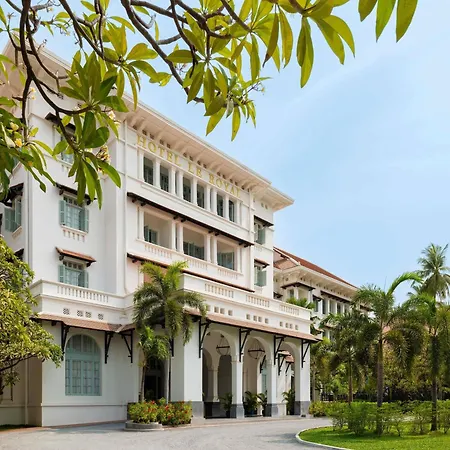 Raffles Hotel Le Royal-3