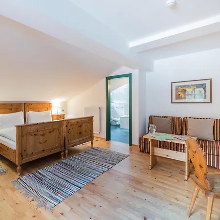 Hotel Dolomitenhof&Chalet Alte Post-3