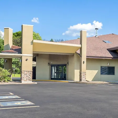 Quality Inn & Suites Black River Falls I-94-2