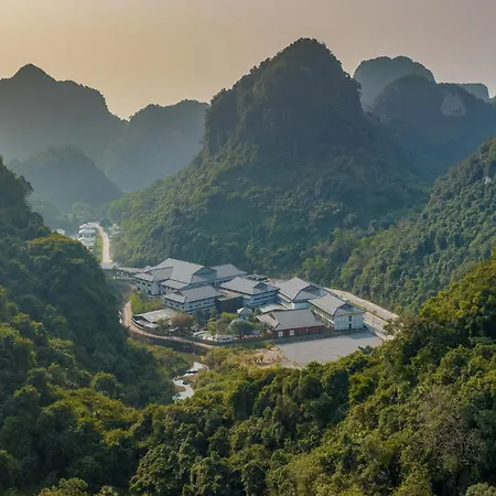 Hilton Quang Hanh Onsen Resort-3