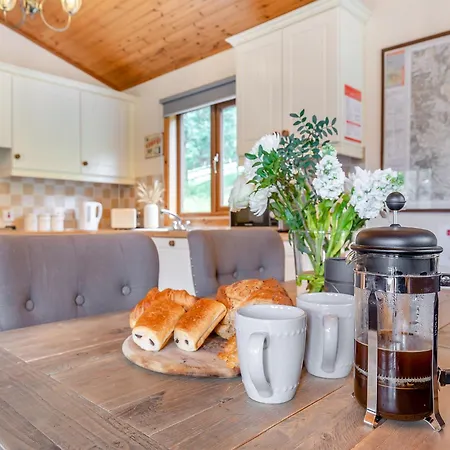 Charlesworth Lodges-3