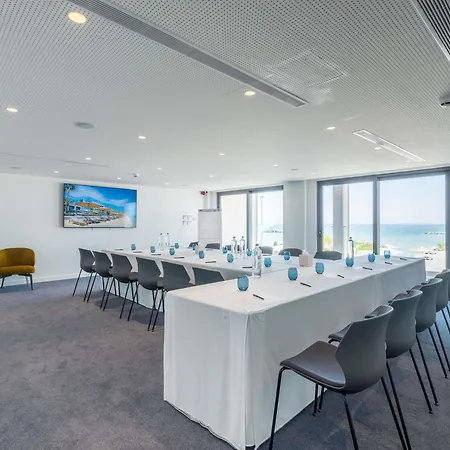 Mercure Larnaca Beach Resort-3