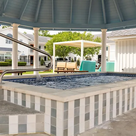 Driftaway Hotel And Pool-2