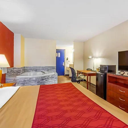 Econo Lodge Inn & Suites Brookings-3
