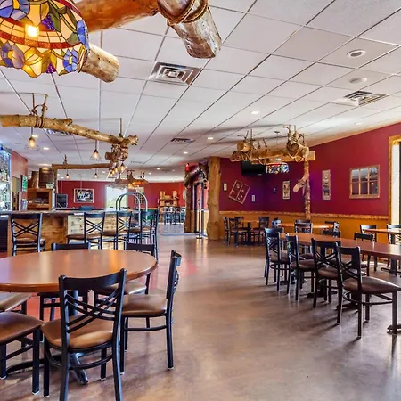 Econo Lodge Inn & Suites Brookings-2