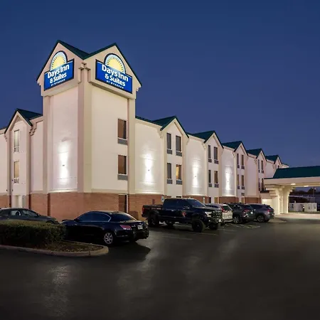 Days Inn & Suites By Wyndham Ridgeland-3