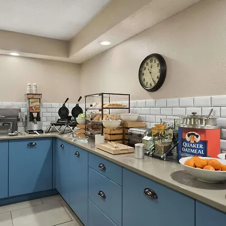 Country Inn & Suites By Radisson, Ankeny - Des Moines-2