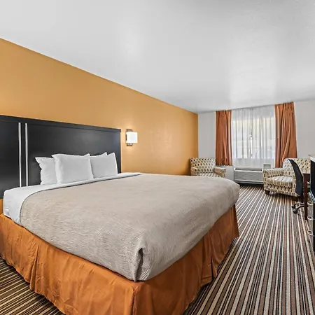 Quality Inn Dodge City-3