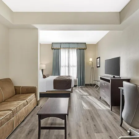 Best Western Plus Chain Of Lakes Inn & Suites-3