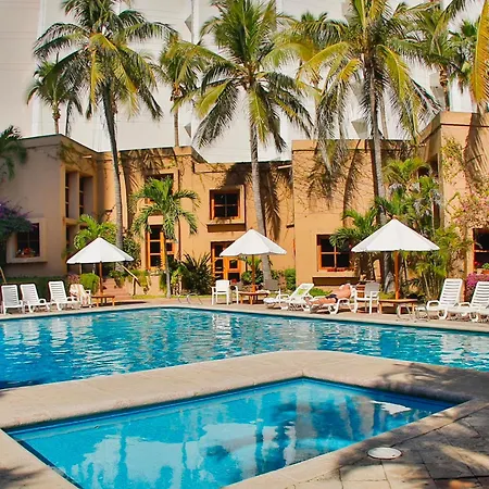 Villas El Rancho Green Resort-3
