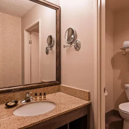 Best Western Plus Rivershore Hotel-2