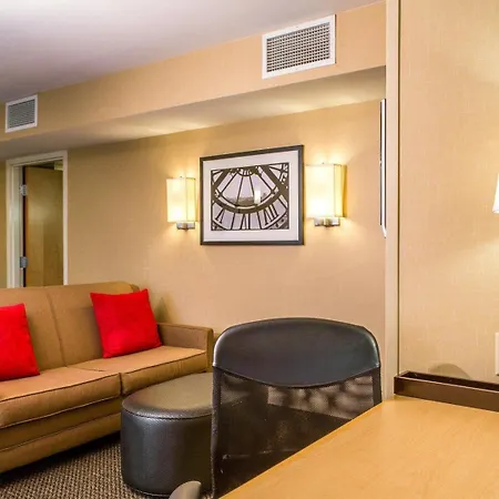 Cambria Hotel Appleton-2