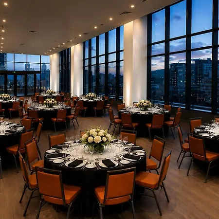 Holiday Inn Hotel & Suites - Montreal Centre-Ville Ouest By Ihg-3