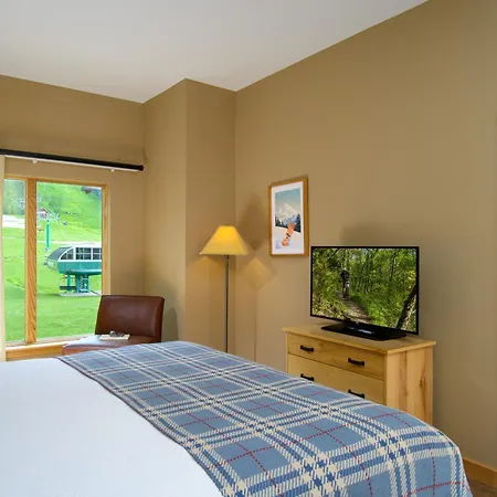 Burke Mountain Hotel-3