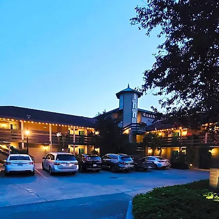 Coachman Inn Oak Harbor-2