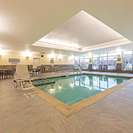 Fairfield Inn & Suites Winona-2