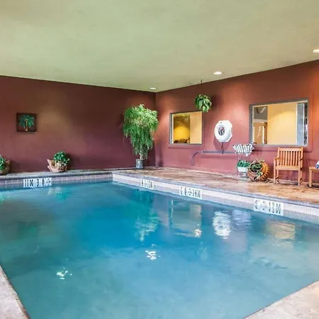 Comfort Inn & Suites Macon-3
