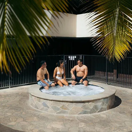 Bishop Suites Downtown Honolulu-3