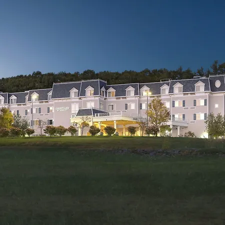 Courtyard By Marriott Lenox Berkshires-3