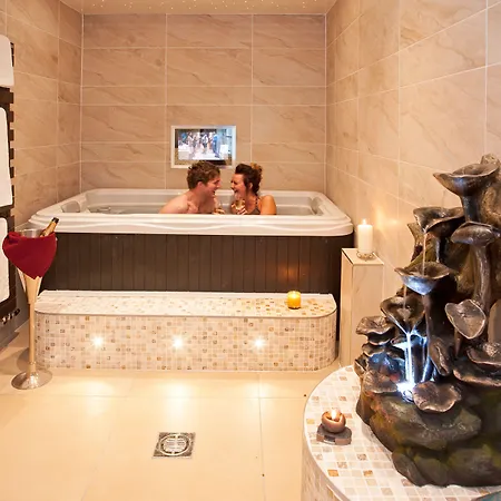 Windermere Boutique Hotel Spa Suites & Hot Tubs-2