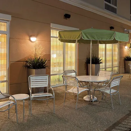 Fairfield Inn & Suites Lewisburg-2