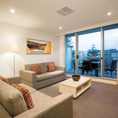 Oaks Glenelg Liberty Suites-3