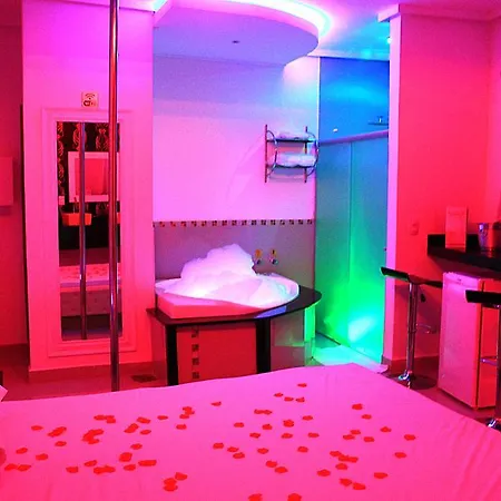 Motel Vitoria (Adults Only)-3