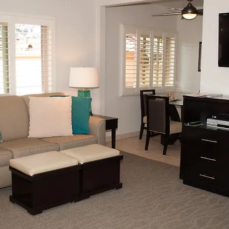 Laguna Shores Studio Suites-3