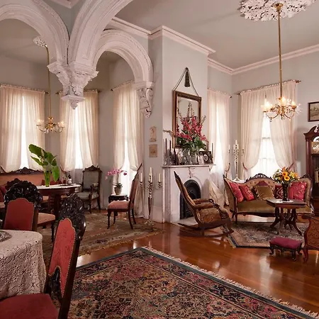 Hh Whitney House - A Bed & Breakfast On The Historic Esplanade-3