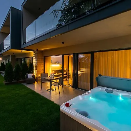 Haus Gregori Modern & Central Stay In Vineyard With Rooftop & Served Breakfast-2