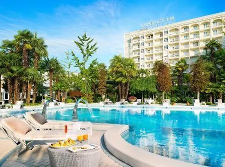 Grand Hotel Trieste & Victoria - Contemporary Thermal Luxury Spa-3