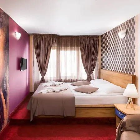 Hotel Central Point-3