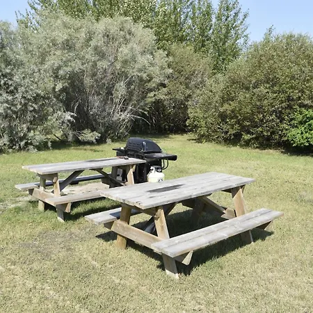 Tropical Inn - North Battleford-2