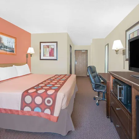 Super 8 By Wyndham Ottumwa-2