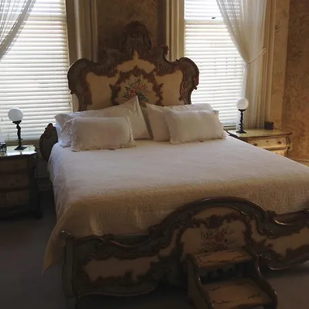 Main Street Bed & Breakfast-3