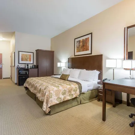 Ramada By Wyndham Wainwright-2