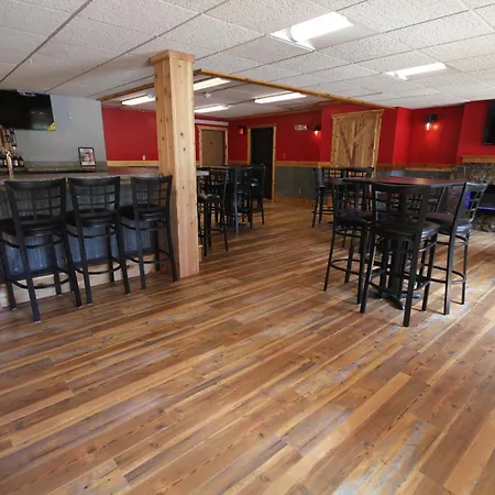 Blackstone Lodge And Suites-3