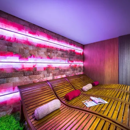 Central Point Boutique Hotel-3