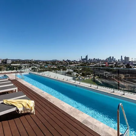 Oaks Brisbane Woolloongabba Suites-2